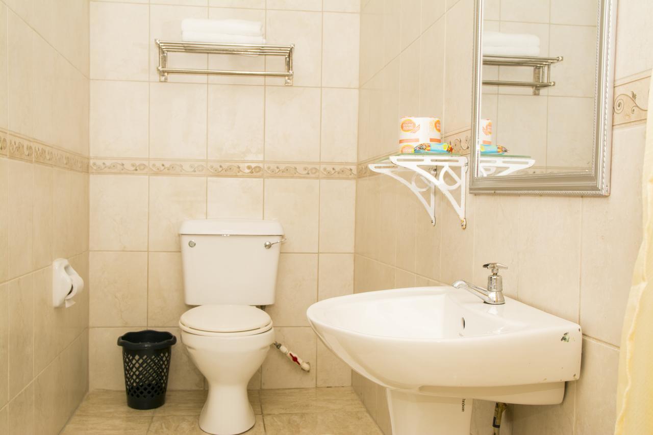 Windjammer International Cuisine & Comfort Inn ジョージタウン エクステリア 写真
